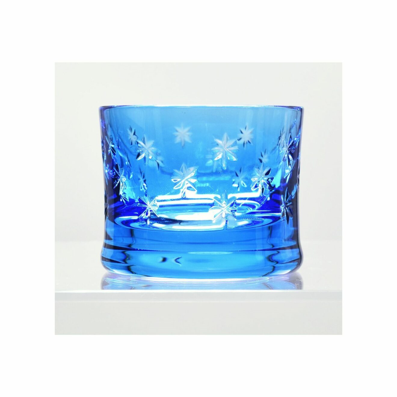 Teelichthalter “Étoile”, 6 cm. Cristallerie de Montbronn, himmelblaues Kristallglas