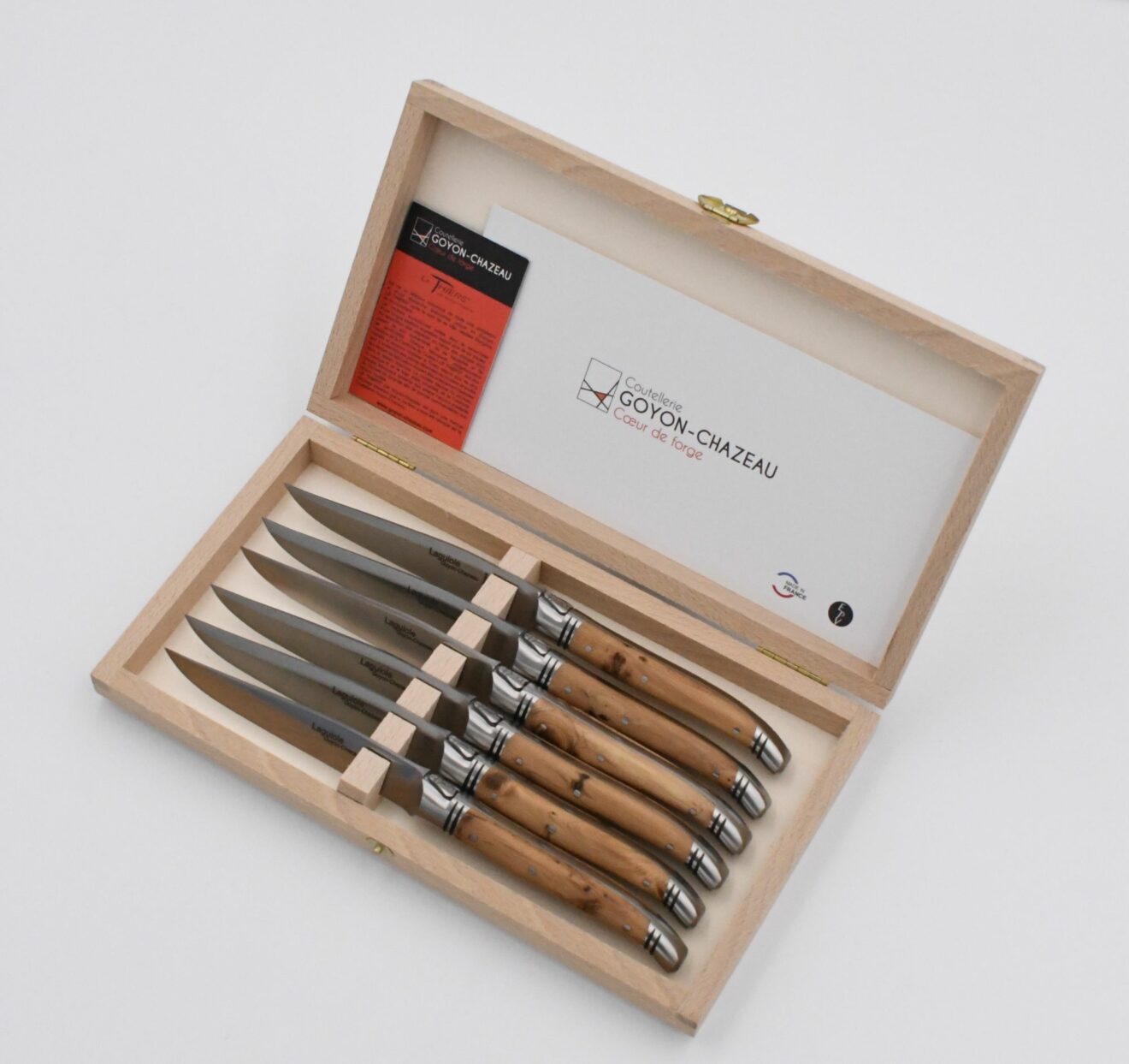 Steakmesser ＂Laguiole Avantage＂, 23 cm. Goyon-Chazeau, Griffe Wacholderholz, 6er-Set in Holzbox