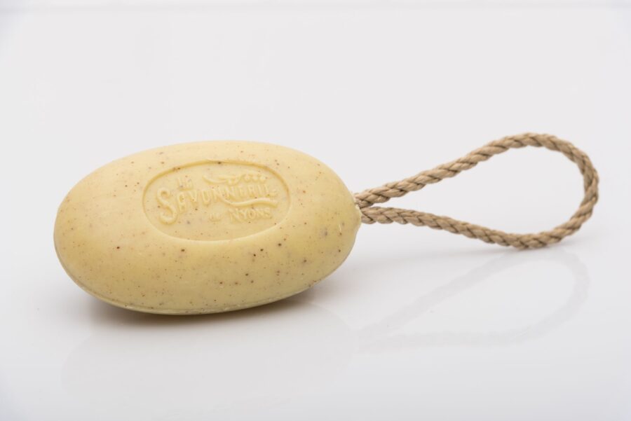 Peelingseife an Kordel, 220 g. La Savonnerie de Nyons, Duft „Verveine“