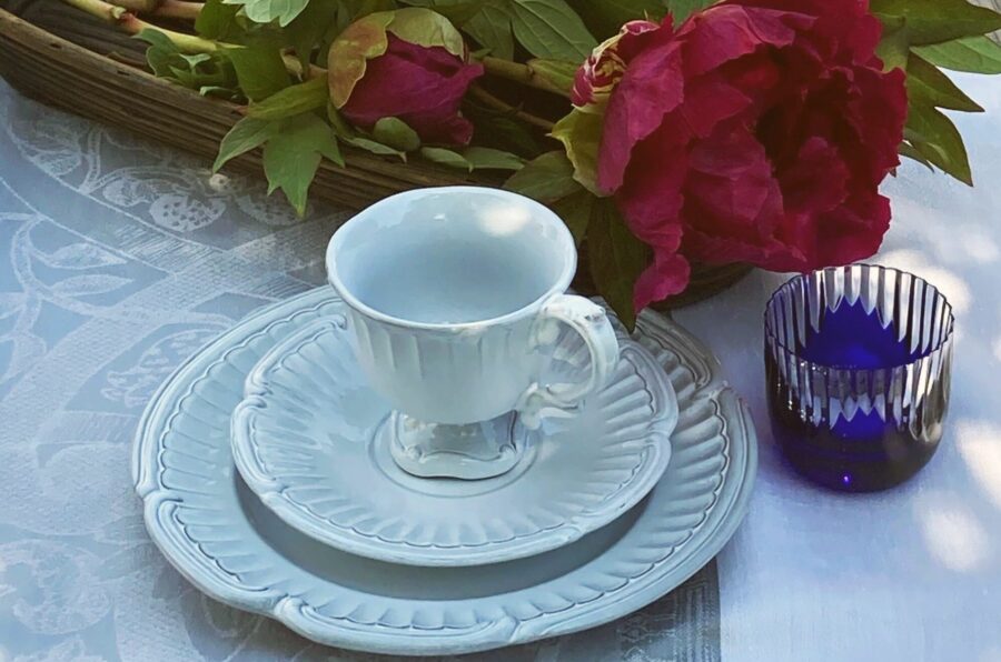 Tasse mit Untertasse "Beyerlé". Weißes Geschirr von Niderviller. – Bild 6