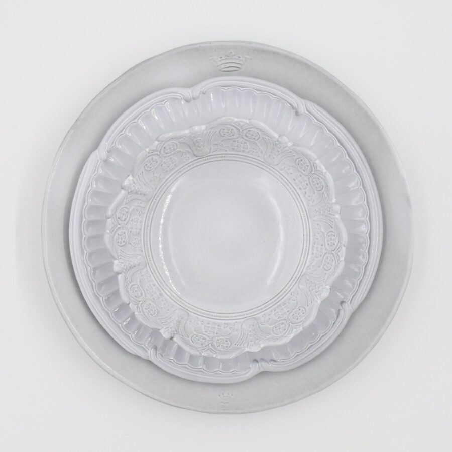 Platzteller "Henri IV" (32 cm). Weißes Geschirr von Niderviller. – Bild 3