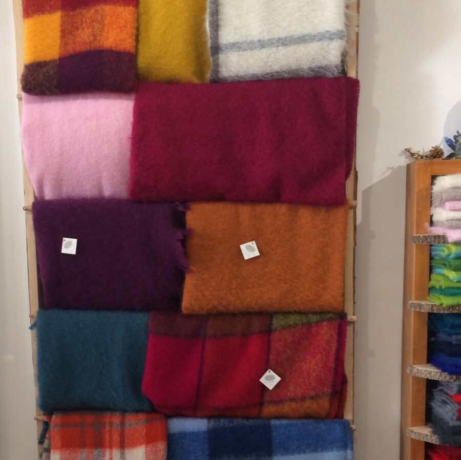 Plaid 100% Mohair, 180 x 140cm himbeer – Bild 4