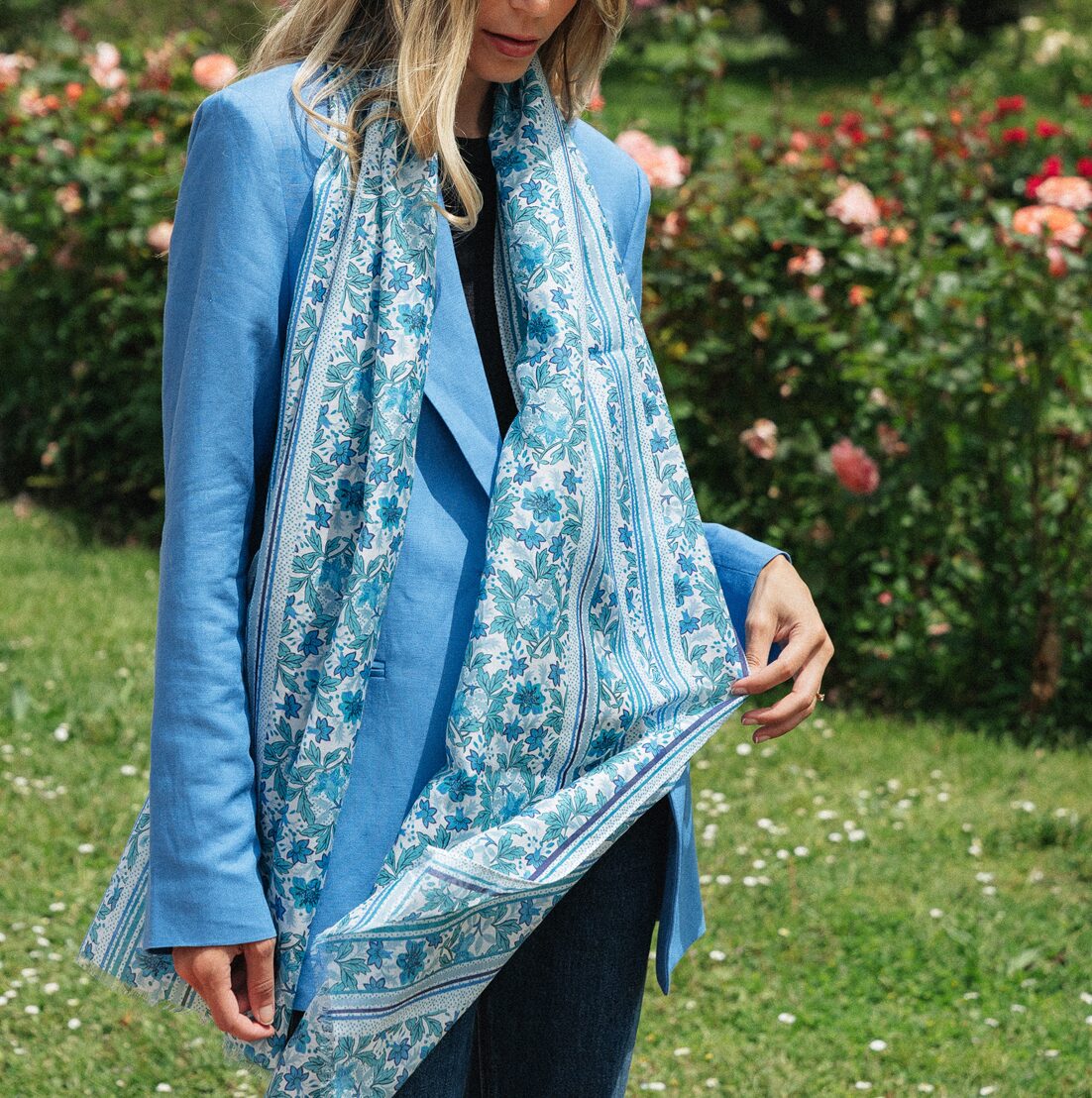 Seiden Baumwollschal Damen. "Garten Blau", 185 x 45 cm. LA FABRIQUE d'écharpe, 80% Baumwolle, 20% Seide – Bild 5